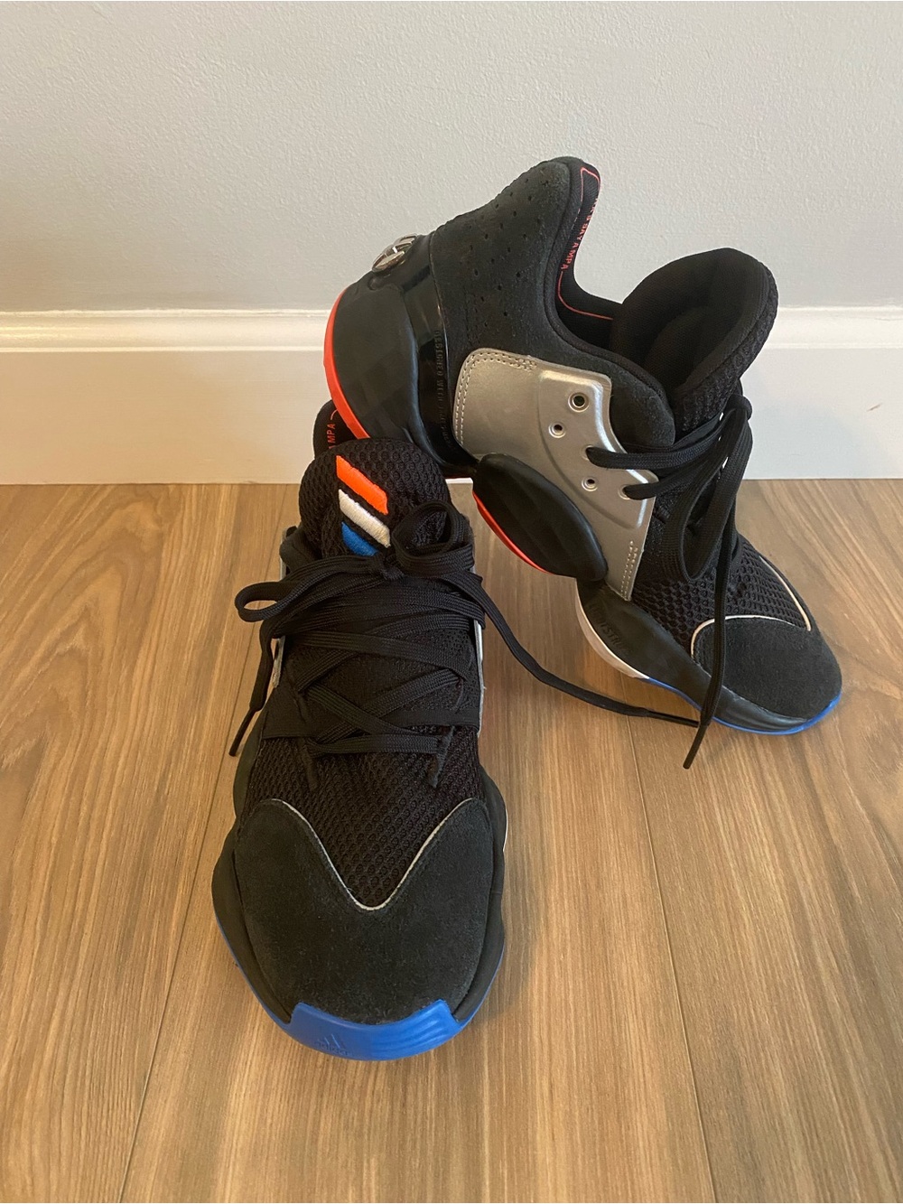 Adidas Harden Men’s 7 1/2 Vol. 4 Barbershop basketball shoes Sneakers